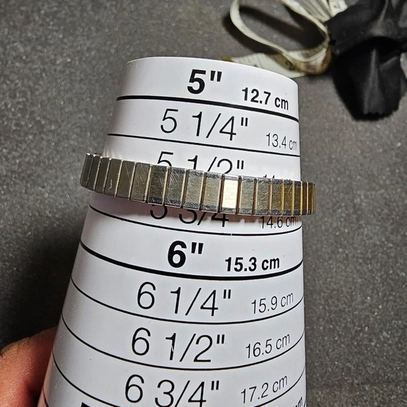 Armitron Diamind Quartz Ladies Watch Gold Tone Black Dial Working 25/5116 - Picture 8 of 9